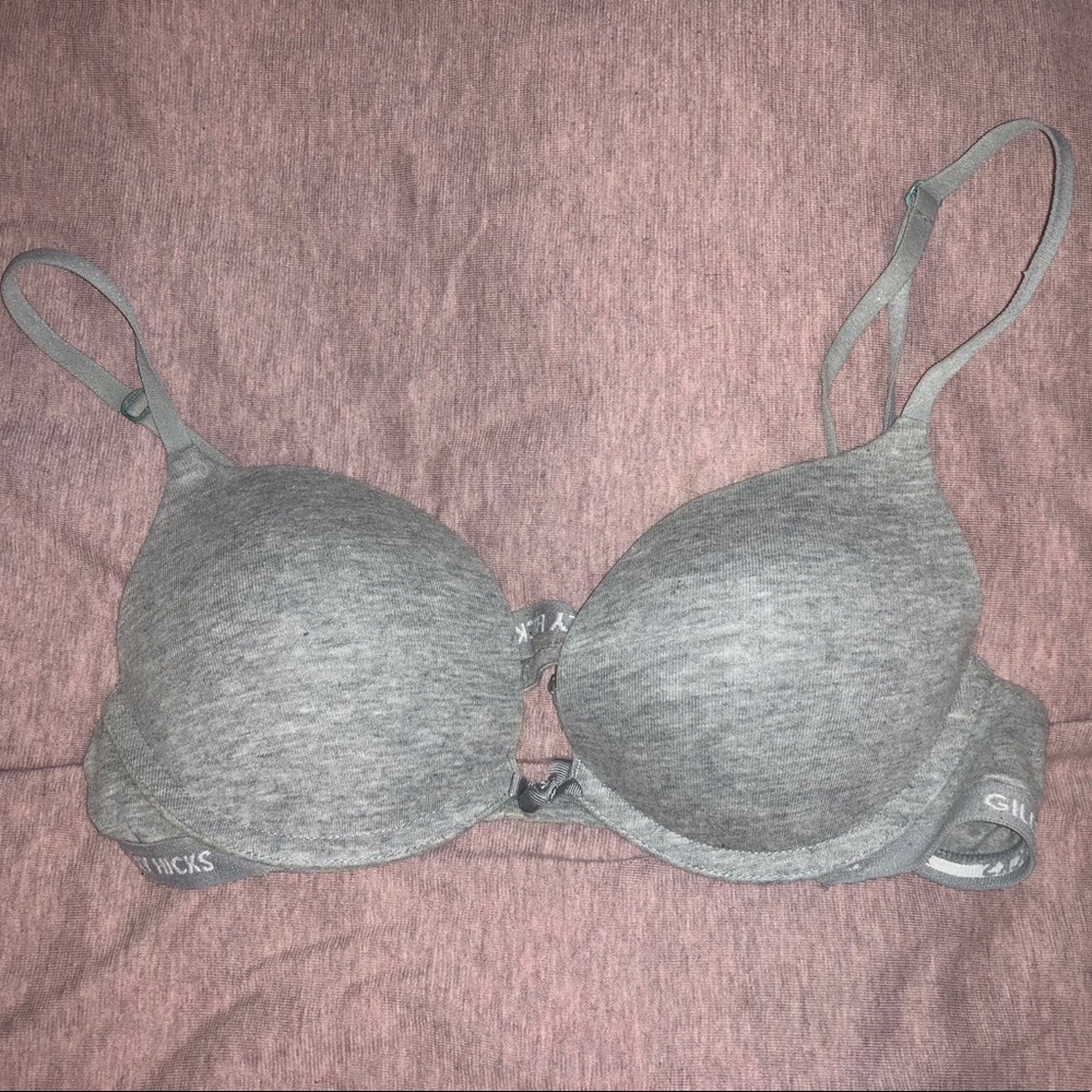 Comfy Gilly Hicks t-shirt push-up bra in 34A